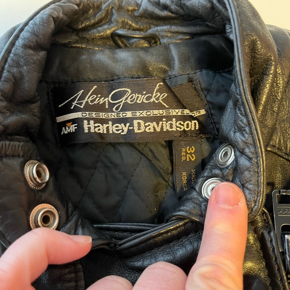 VINTAGE Black Leather Moto Jacket - Picture 6 of 11